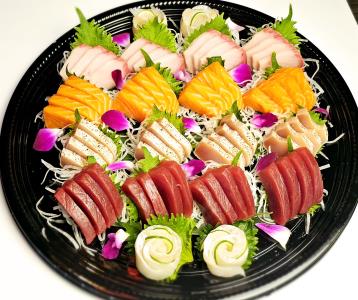 16pcs salmon, 16pcs tuna, 16pcs hamachi, 16pcs halibut, 16pcs albacore Sashimi Platter